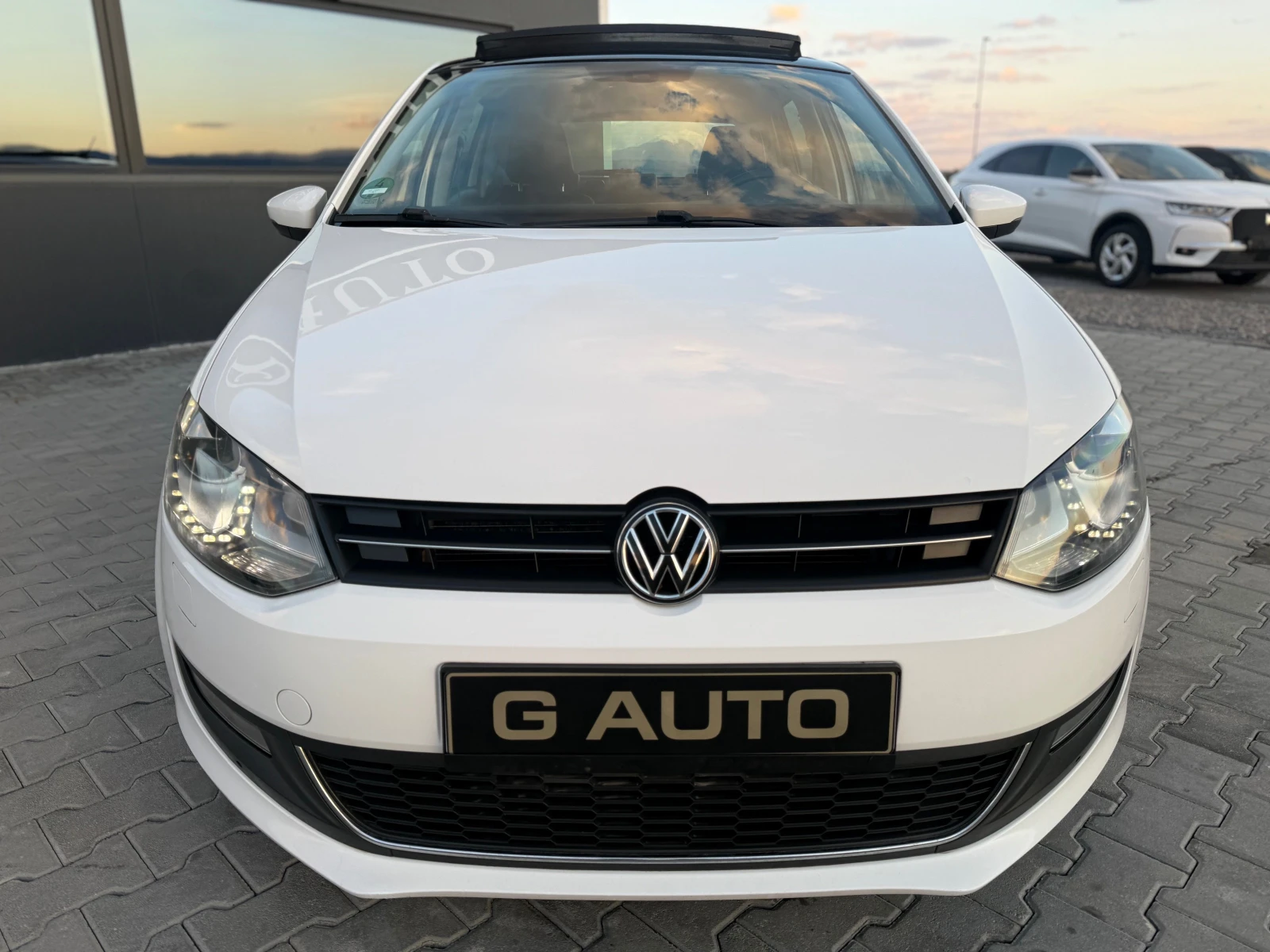 VW Polo 1.6TDI R line СОБСТВЕН ЛИЗИНГ !!!, снимка 2 - Автомобили и джипове - 54132631