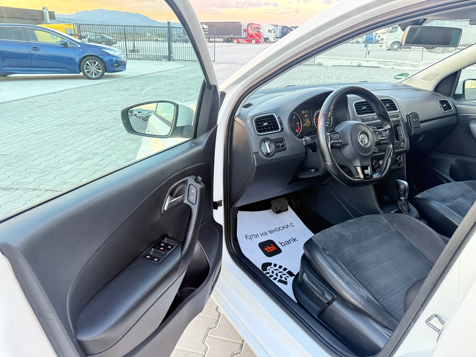 VW Polo 1.6TDI R line СОБСТВЕН ЛИЗИНГ !!!, снимка 15 - Автомобили и джипове - 54132631