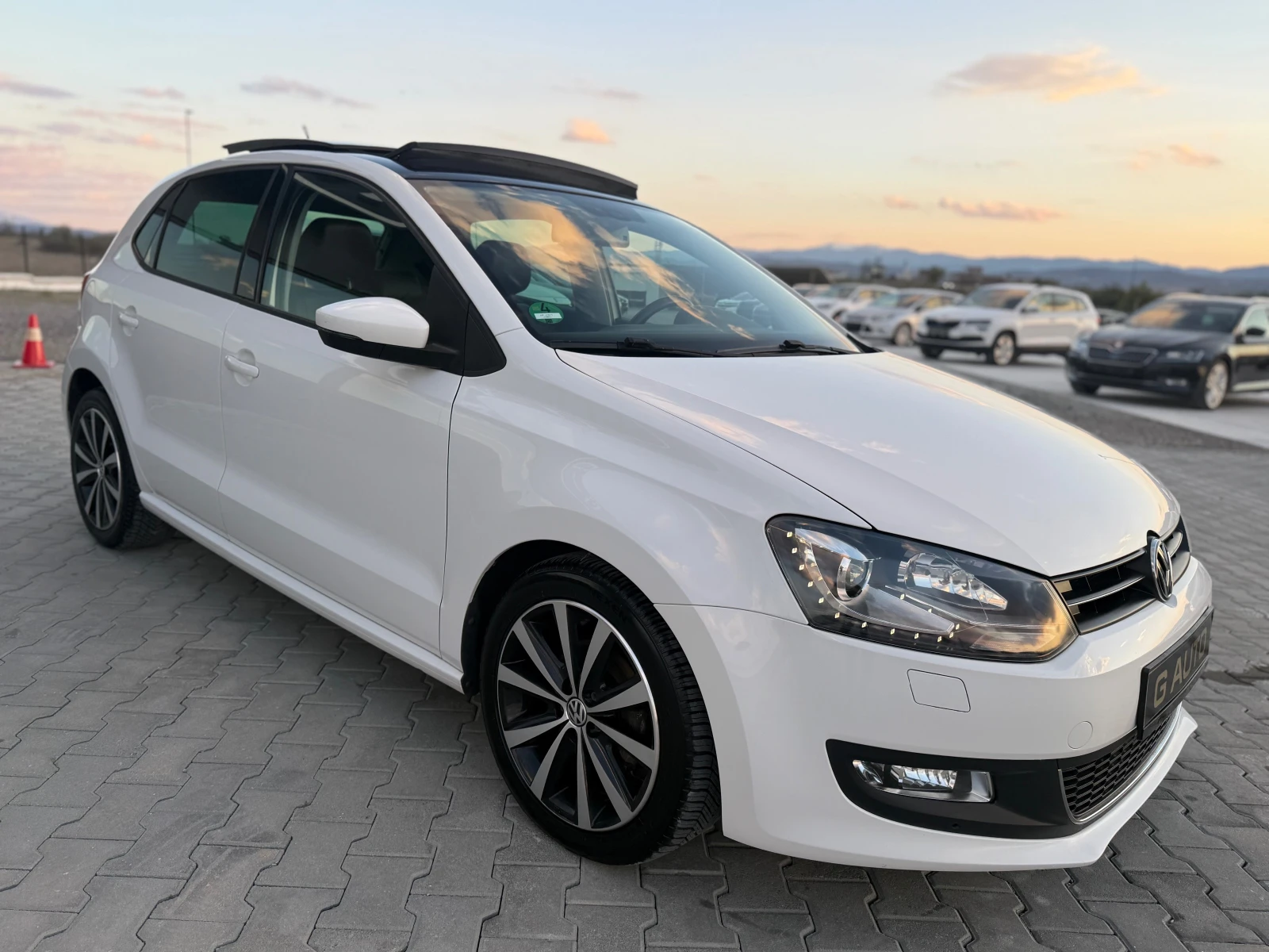 VW Polo 1.6TDI R line СОБСТВЕН ЛИЗИНГ !!!, снимка 3 - Автомобили и джипове - 54132631