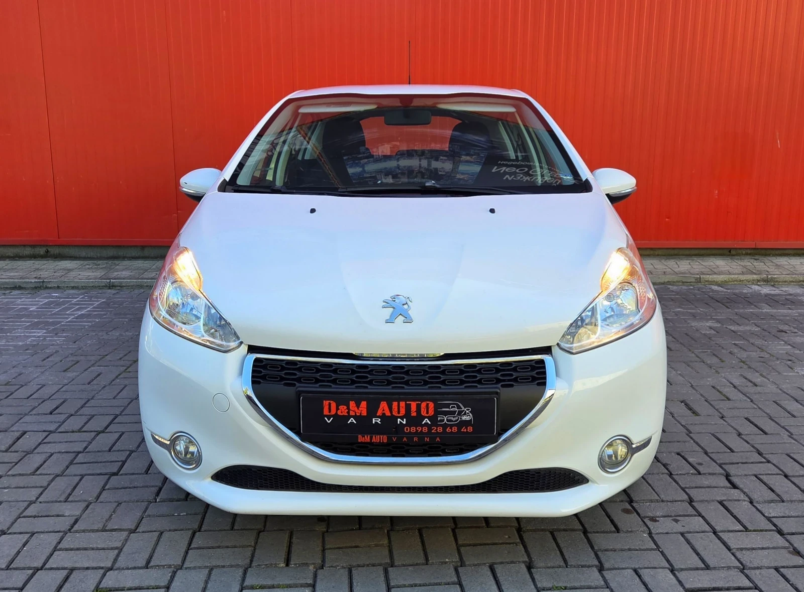 Peugeot 208 1.2i 82к.с, снимка 2 - Автомобили и джипове - 54343548