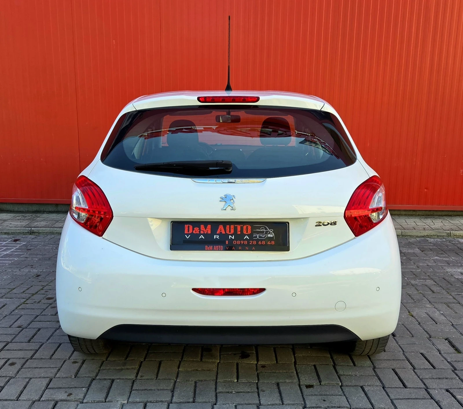 Peugeot 208 1.2i 82к.с, снимка 5 - Автомобили и джипове - 54343548