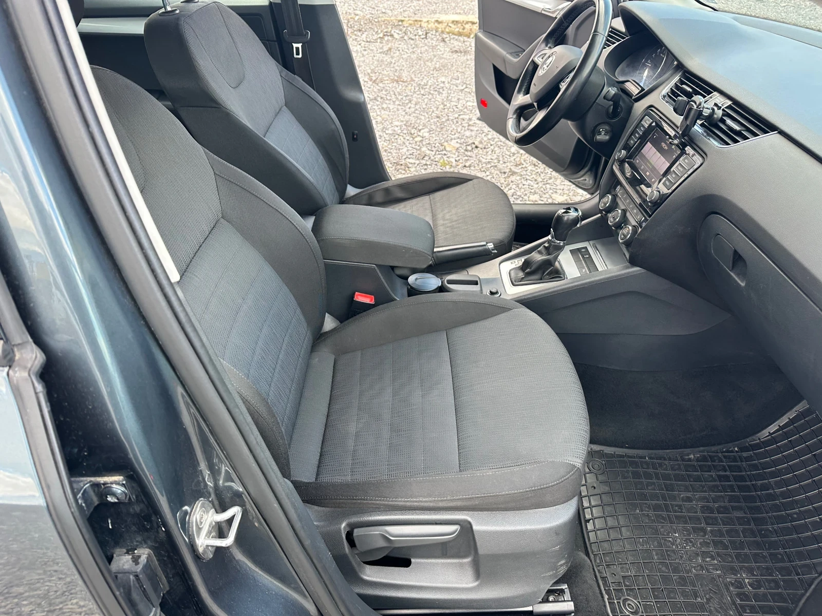 Skoda Octavia, снимка 12 - Автомобили и джипове - 54356124