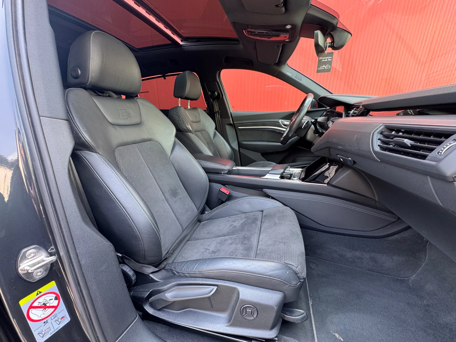 Audi E-Tron S-line Full екстри, снимка 8 - Автомобили и джипове - 55351264