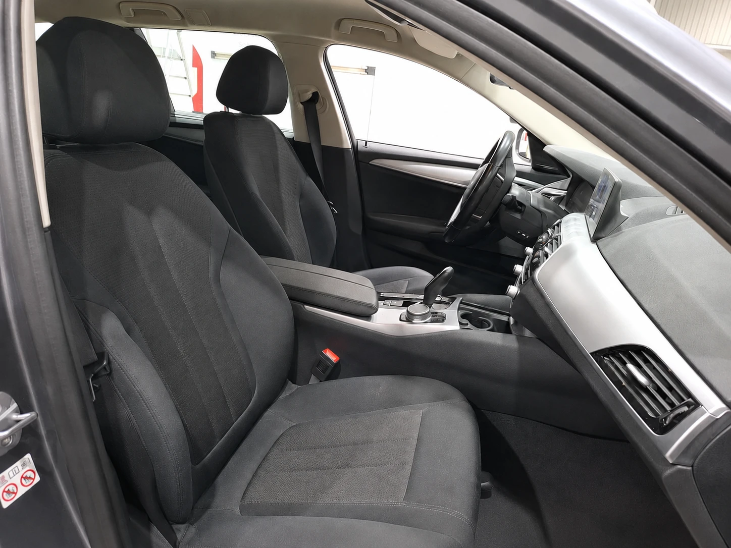 BMW 520 d/ xDrive/ Lounge/ Touring/ Очакван!, снимка 6 - Автомобили и джипове - 55355427