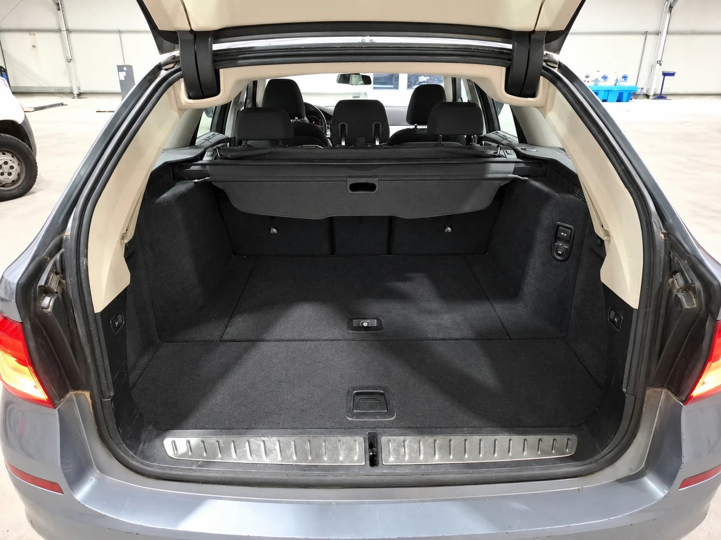 BMW 520 d/ xDrive/ Lounge/ Touring/ Очакван!, снимка 7 - Автомобили и джипове - 55355427