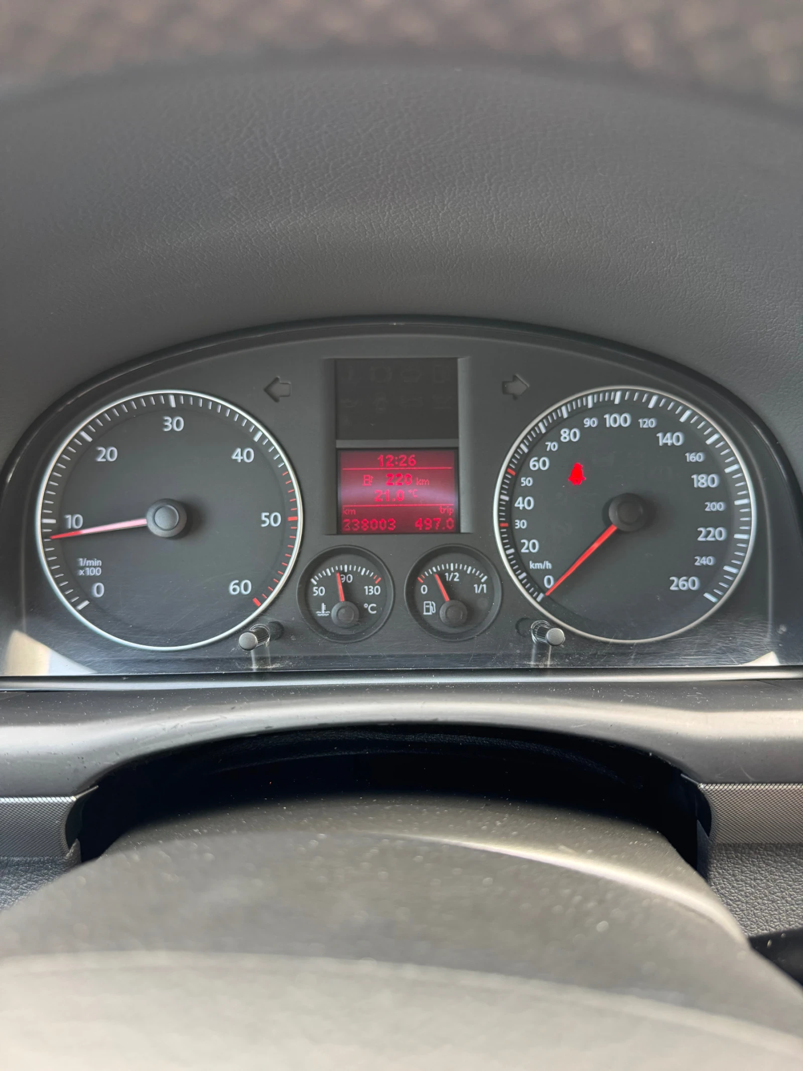 VW Touran, снимка 12 - Автомобили и джипове - 55377676