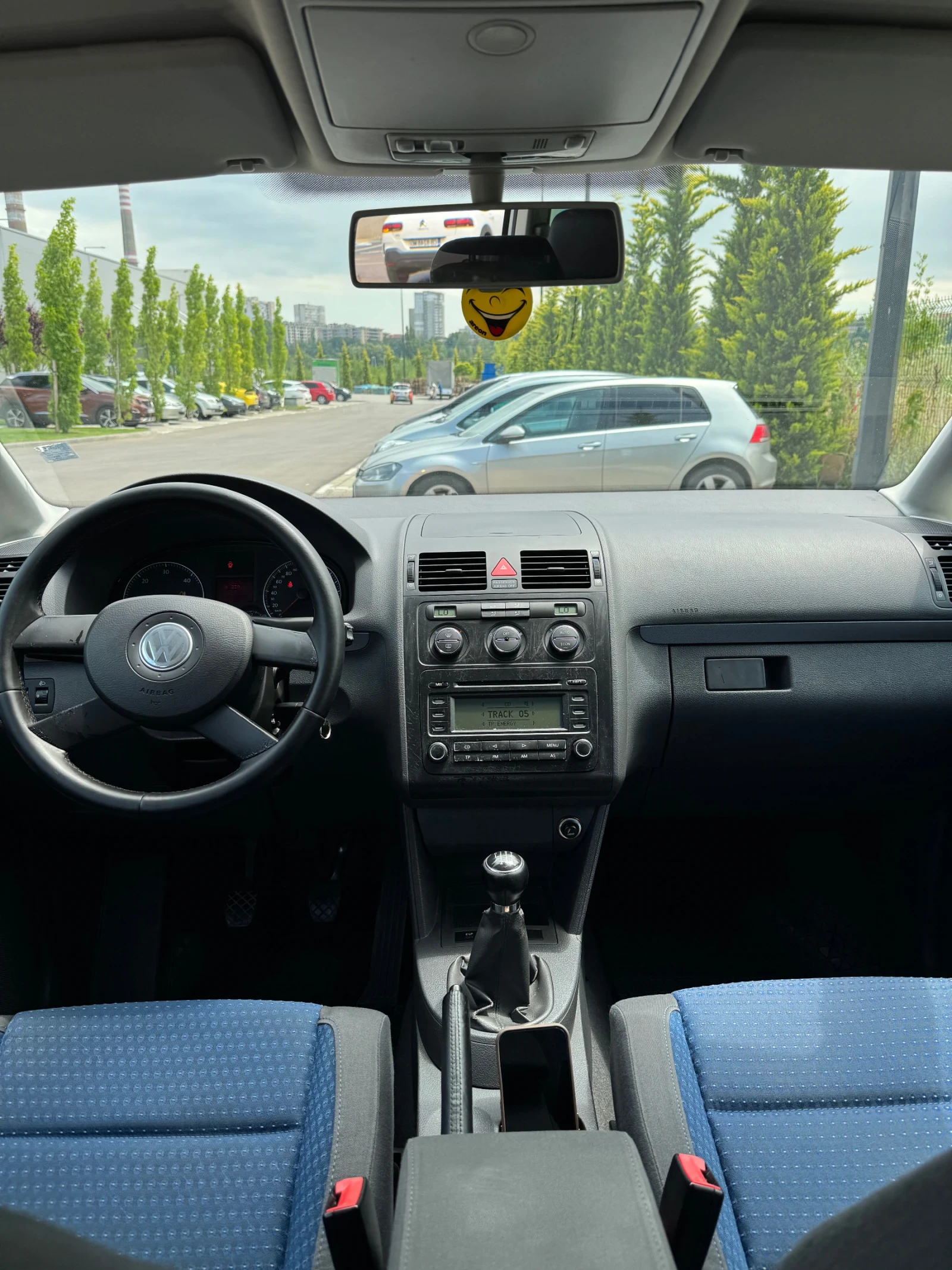 VW Touran, снимка 7 - Автомобили и джипове - 55377676