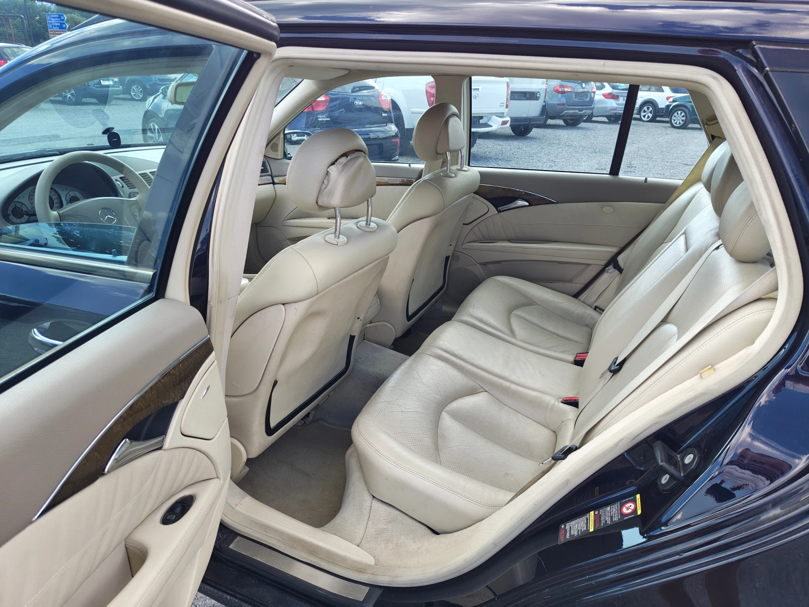 Mercedes-Benz E 280 3.2 CDI Avangard, снимка 10 - Автомобили и джипове - 55447885