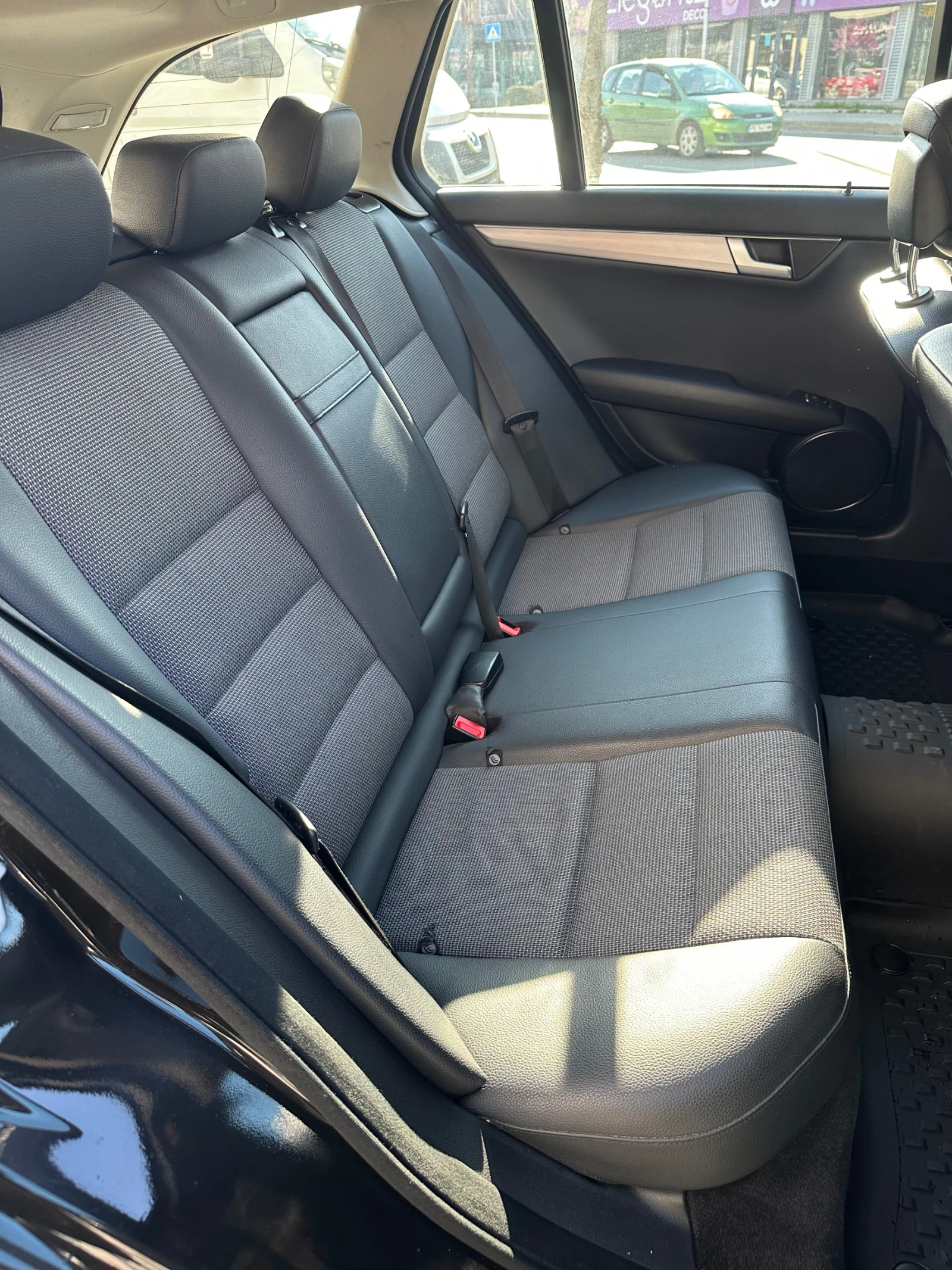 Mercedes-Benz C 180, снимка 7 - Автомобили и джипове - 55601667