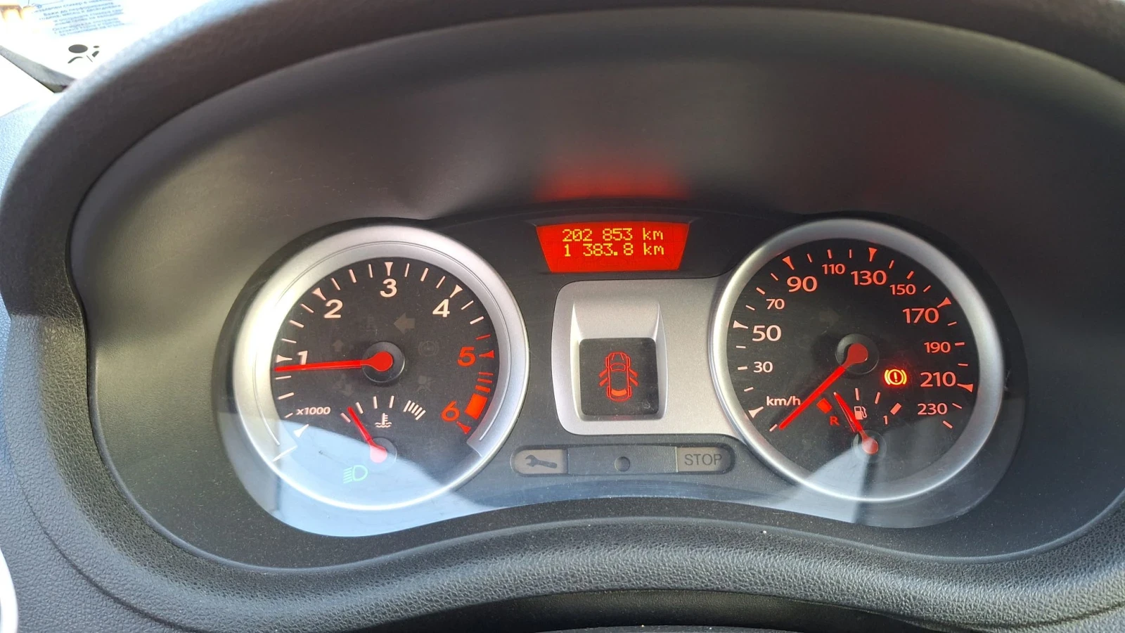 Renault Clio, снимка 6 - Автомобили и джипове - 55630375