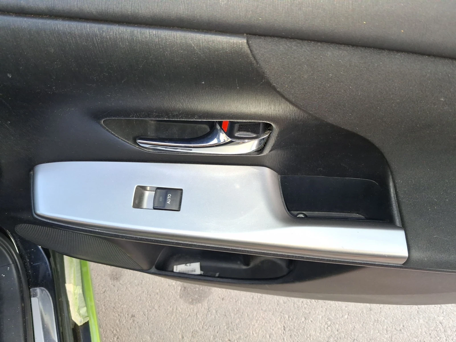 Toyota Prius Prius Plus, снимка 15 - Автомобили и джипове - 55646102