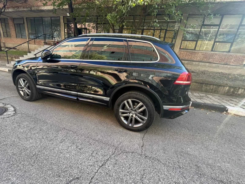 VW Touareg, снимка 2 - Автомобили и джипове - 47563398