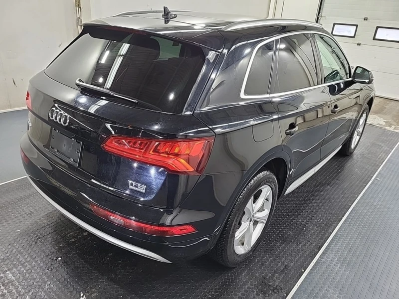 Audi Q5 * PROGRESSIV * CARFAX * БЕЗ ПЪРВОНАЧАЛНА ВНОСКА, снимка 3 - Автомобили и джипове - 52996978