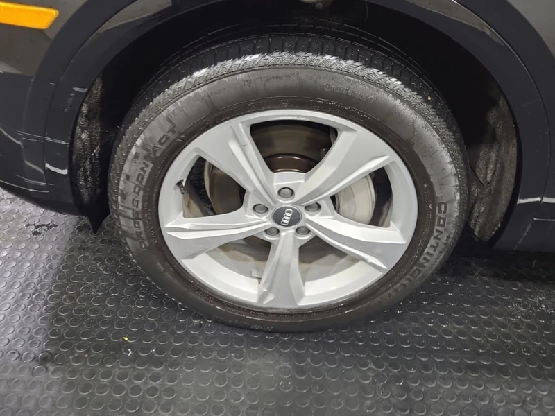 Audi Q5 * PROGRESSIV * CARFAX * БЕЗ ПЪРВОНАЧАЛНА ВНОСКА, снимка 17 - Автомобили и джипове - 52996978