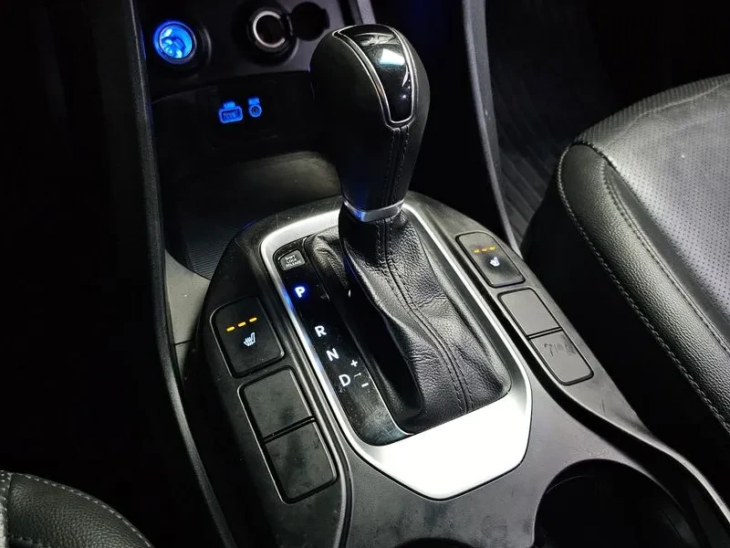 Hyundai Santa fe 2.0, снимка 9 - Автомобили и джипове - 54256655