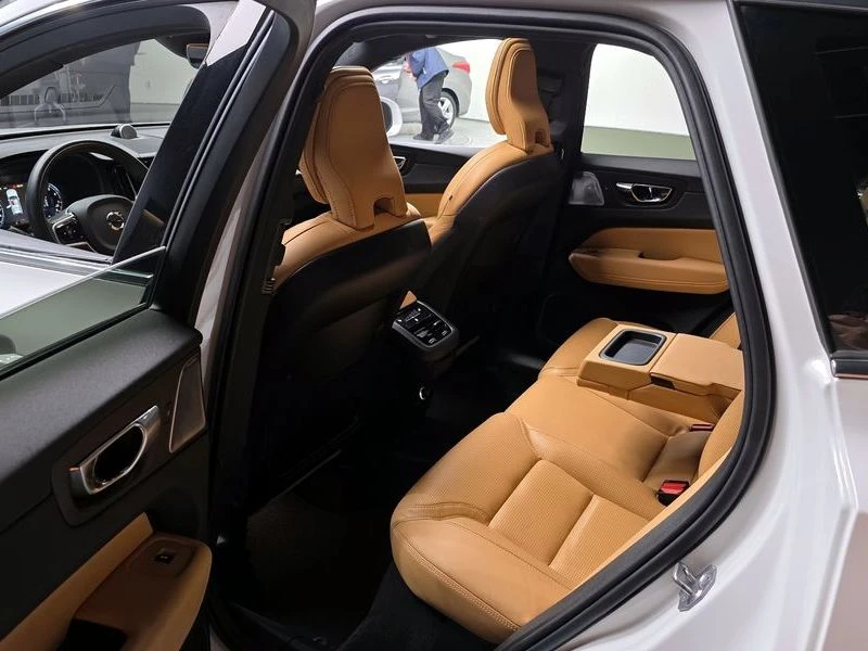 Volvo XC60 T6 Inscription| 320к.с., снимка 11 - Автомобили и джипове - 56209610