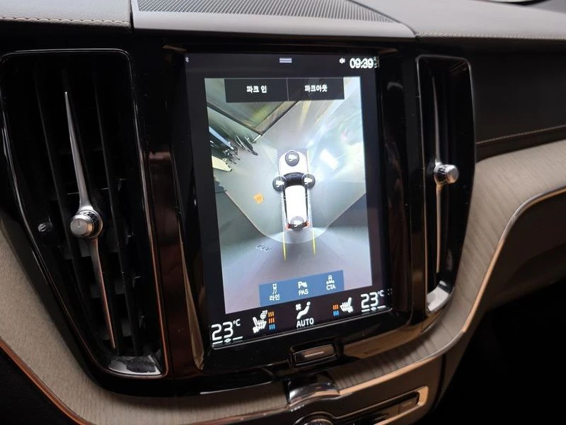 Volvo XC60 T6 Inscription| 320к.с., снимка 16 - Автомобили и джипове - 56209610