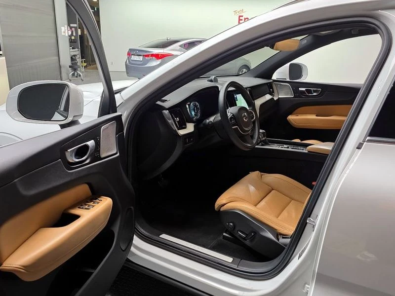 Volvo XC60 T6 Inscription| 320к.с., снимка 10 - Автомобили и джипове - 56209610