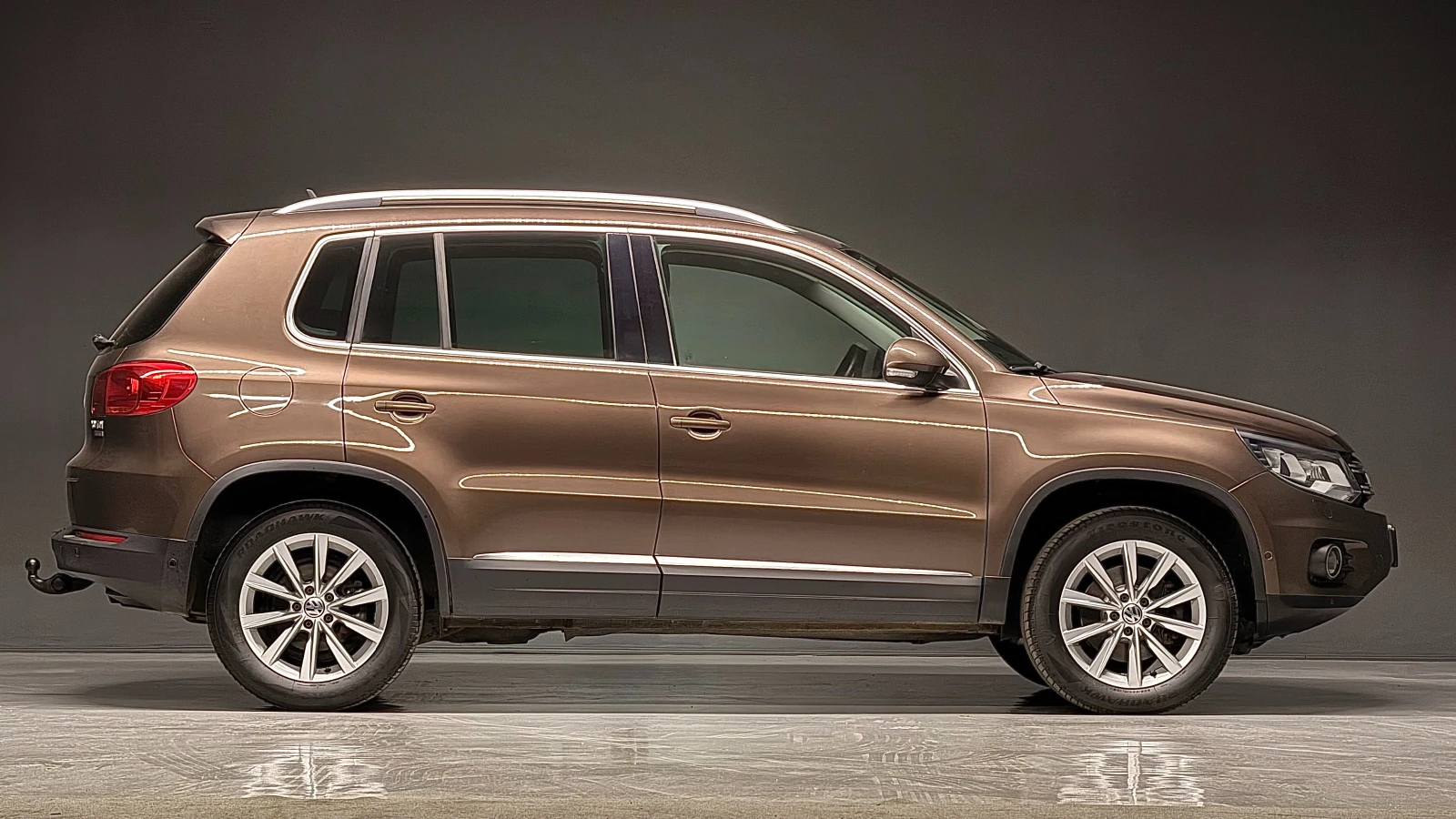 VW Tiguan 2.0 TDI 4Motion   Bi-Xenon   Climatronic   4x4 - изображение 4