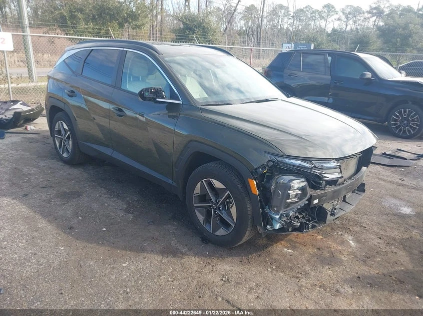 Hyundai Tucson 2.5L I-4 DI, DOHC, VVT, 187HP Front Wheel Drive