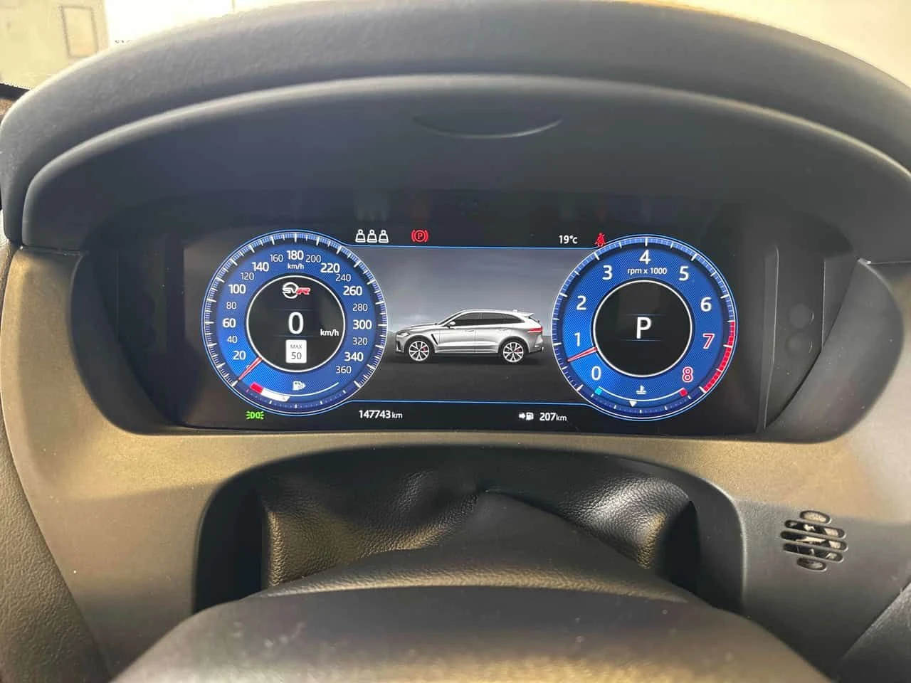 Jaguar F-PACE * SVR * CARFAX * ЦЕНА ДО БГ, снимка 8 - Автомобили и джипове - 53997742