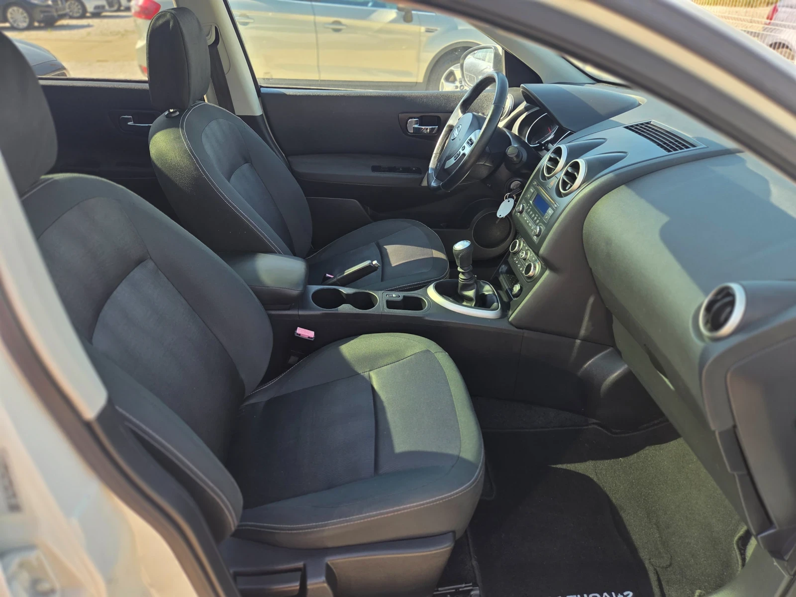 Nissan Qashqai + 2/6+ 1места/ПАНОРАМА, снимка 14 - Автомобили и джипове - 55266336