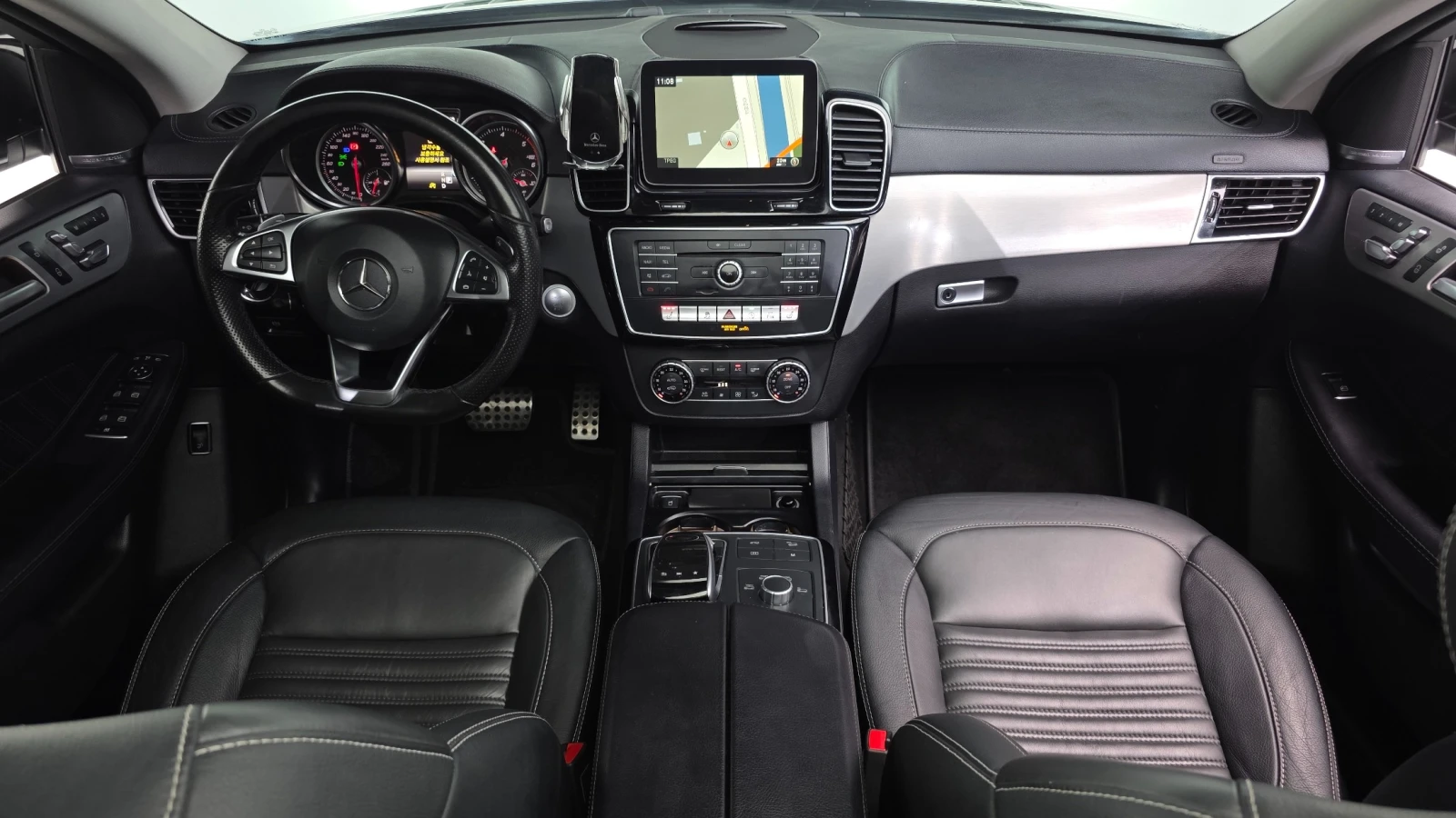 Mercedes-Benz GLE 350 D* Pano* Keyless* Camera* Navi, снимка 9 - Автомобили и джипове - 55279855