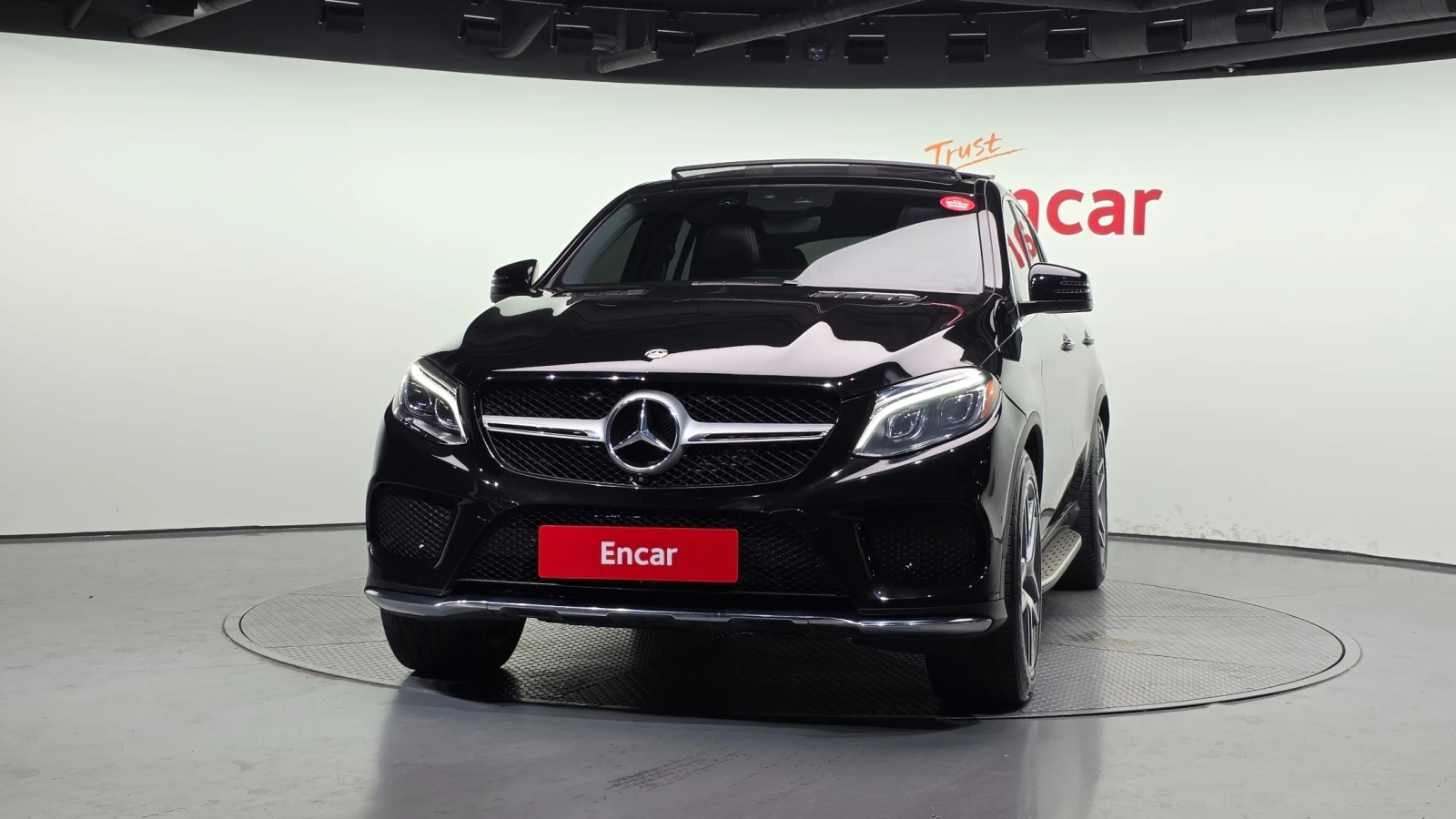 Mercedes-Benz GLE 350 D* Pano* Keyless* Camera* Navi, снимка 2 - Автомобили и джипове - 55279855