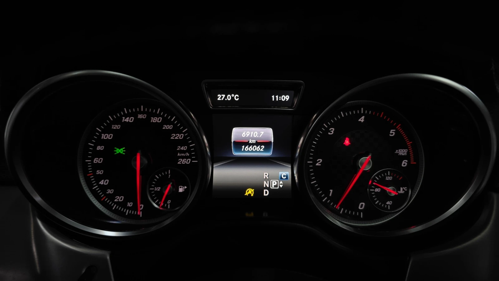 Mercedes-Benz GLE 350 D* Pano* Keyless* Camera* Navi, снимка 10 - Автомобили и джипове - 55279855
