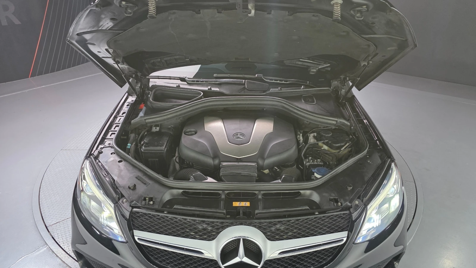 Mercedes-Benz GLE 350 D* Pano* Keyless* Camera* Navi, снимка 8 - Автомобили и джипове - 55279855