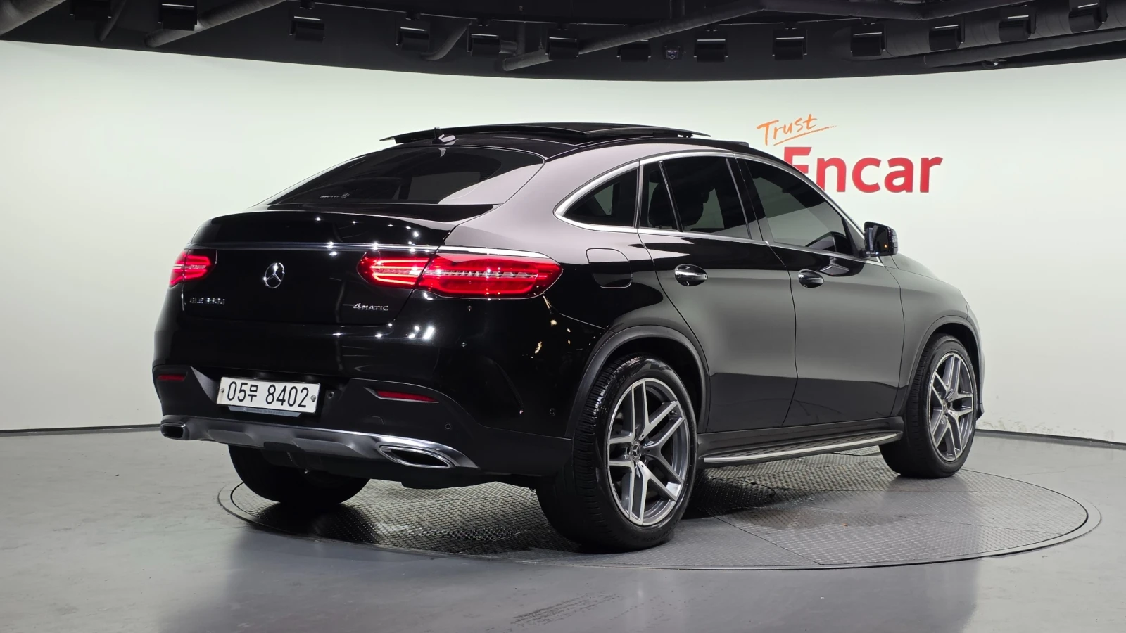 Mercedes-Benz GLE 350 D* Pano* Keyless* Camera* Navi, снимка 6 - Автомобили и джипове - 55279855