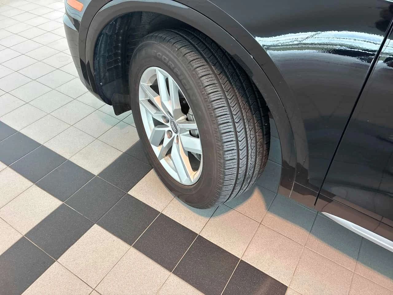 Audi Q5 * Komfort * CARFAX * ОПЦИЯ ЗА ФИНАНСИРАНЕ, снимка 7 - Автомобили и джипове - 55615287