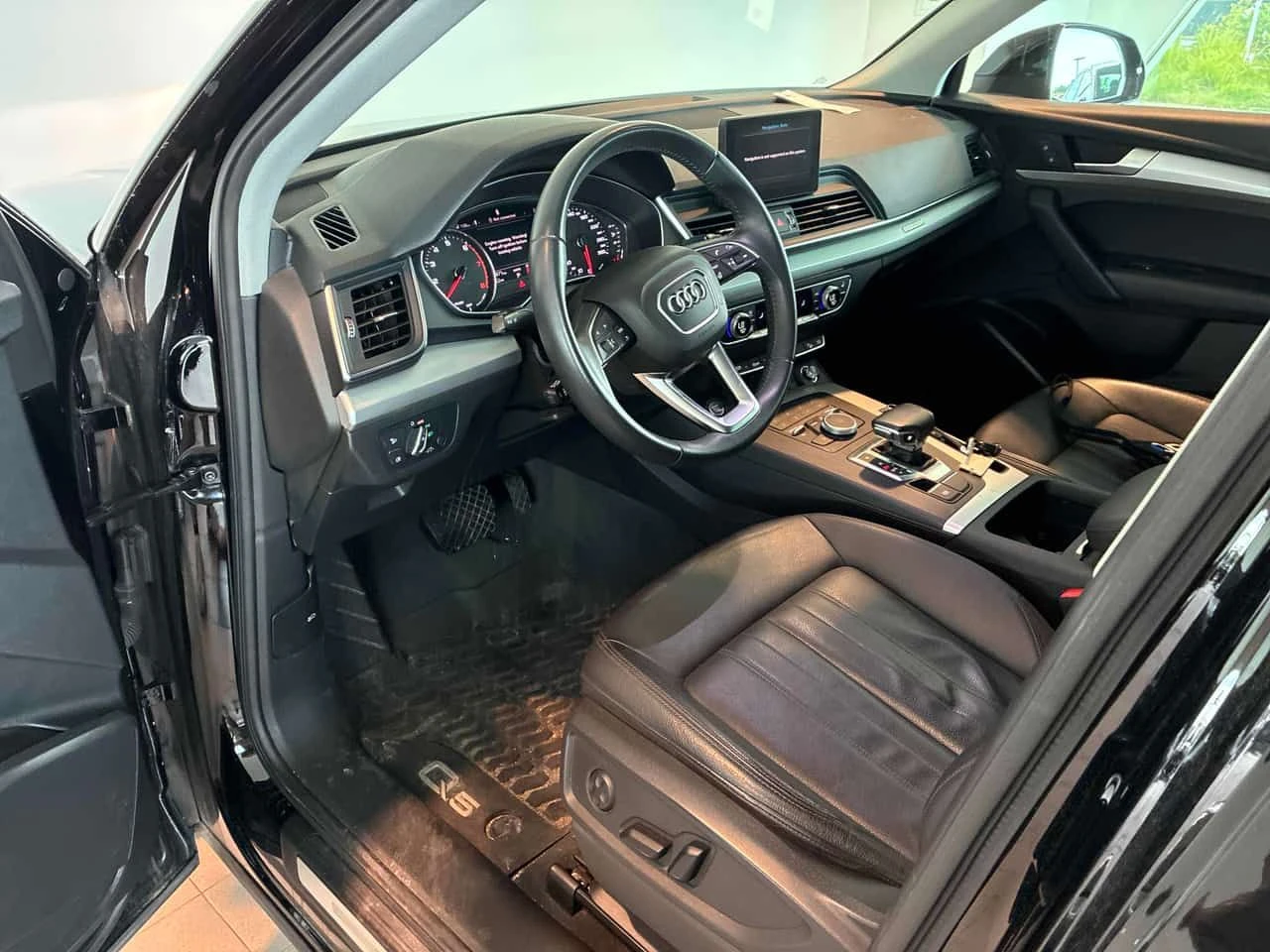 Audi Q5 * Komfort * CARFAX * ОПЦИЯ ЗА ФИНАНСИРАНЕ, снимка 5 - Автомобили и джипове - 55615287