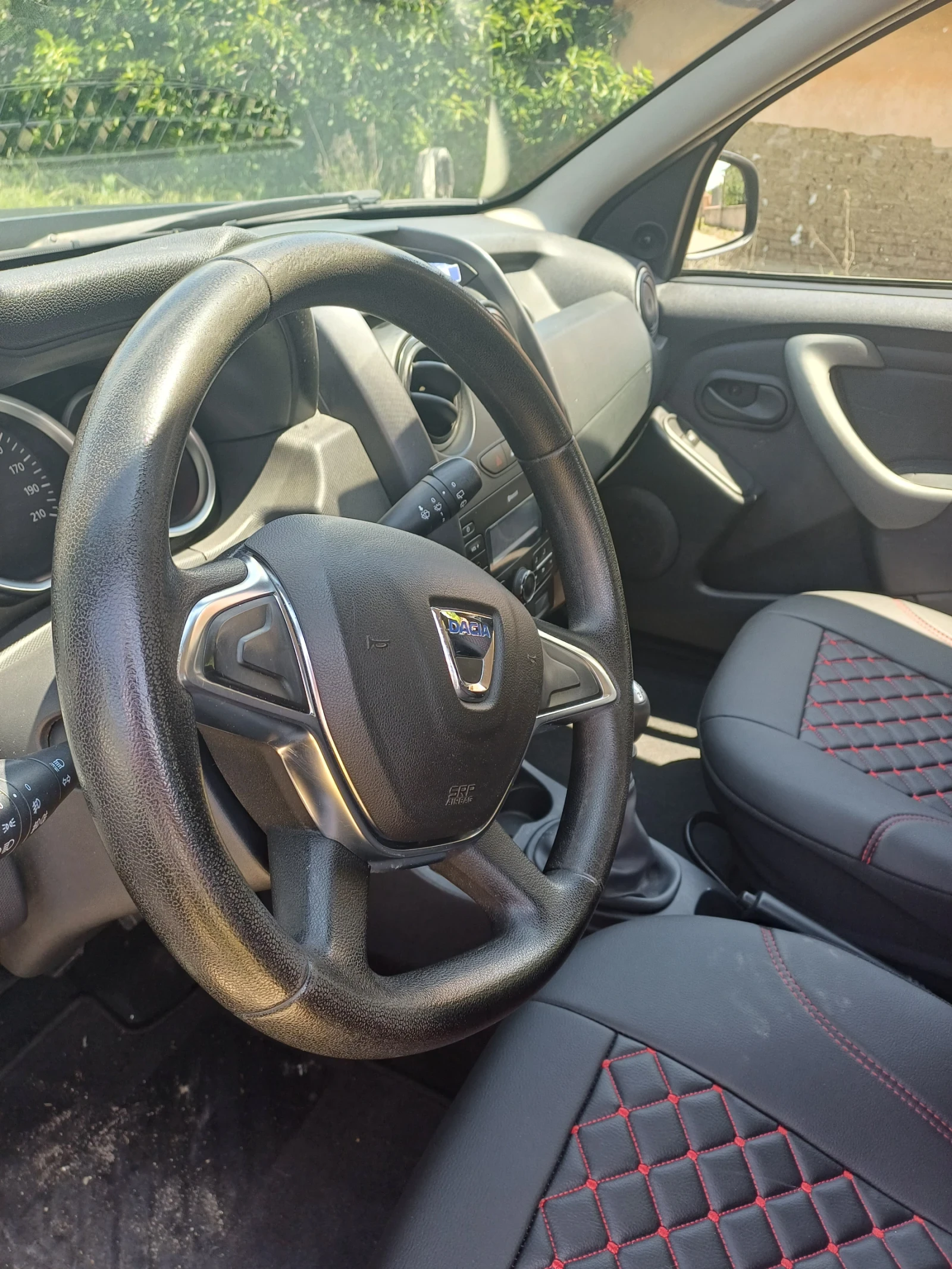Dacia Duster, снимка 8 - Автомобили и джипове - 56094031
