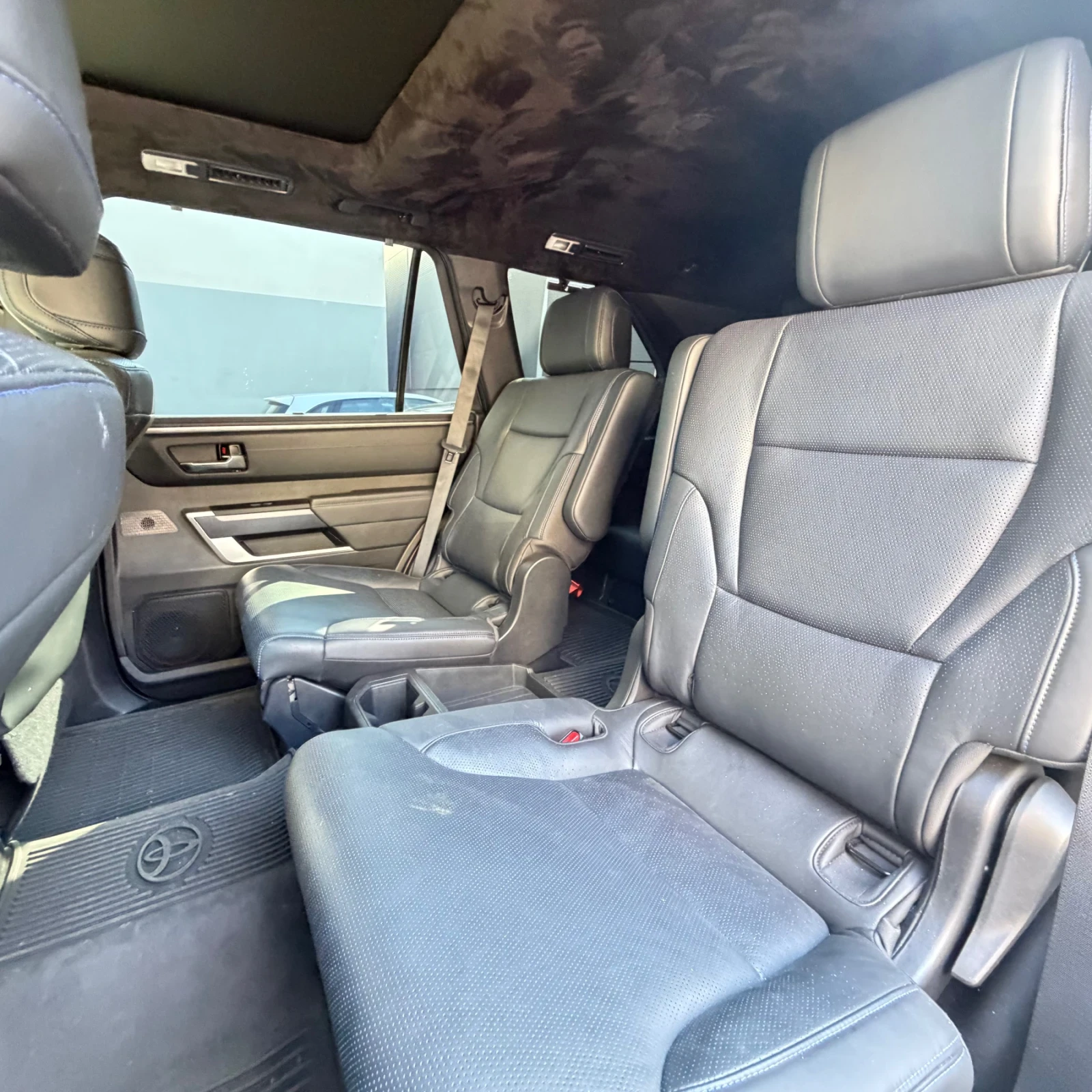 Toyota Sequoia, снимка 10 - Автомобили и джипове - 56341013