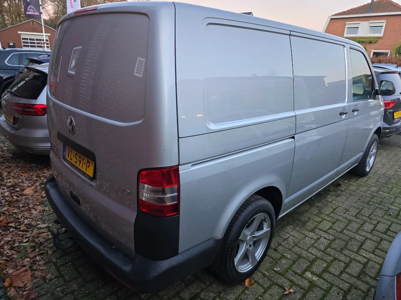 VW T5 Transporter 2.0 TDI, снимка 4 - Бусове и автобуси - 48374453