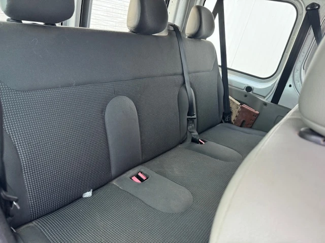 Opel Vivaro 2.5, снимка 6 - Бусове и автобуси - 53097684