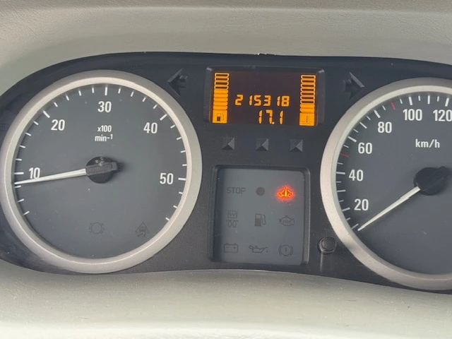 Opel Vivaro 2.5, снимка 8 - Бусове и автобуси - 53097684