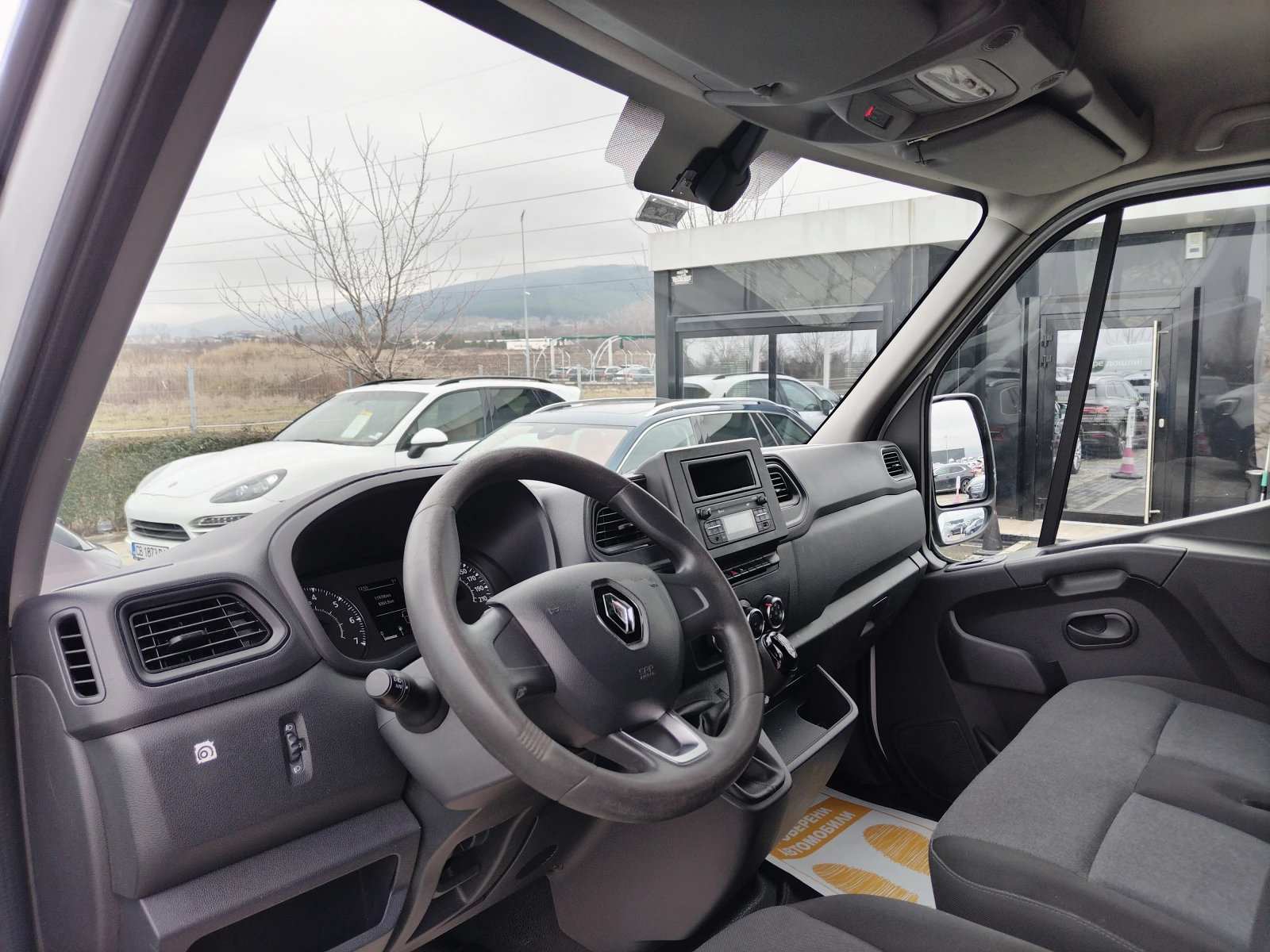 Renault Master  L1H1/2.3dCi/135 к.с. - изображение 8