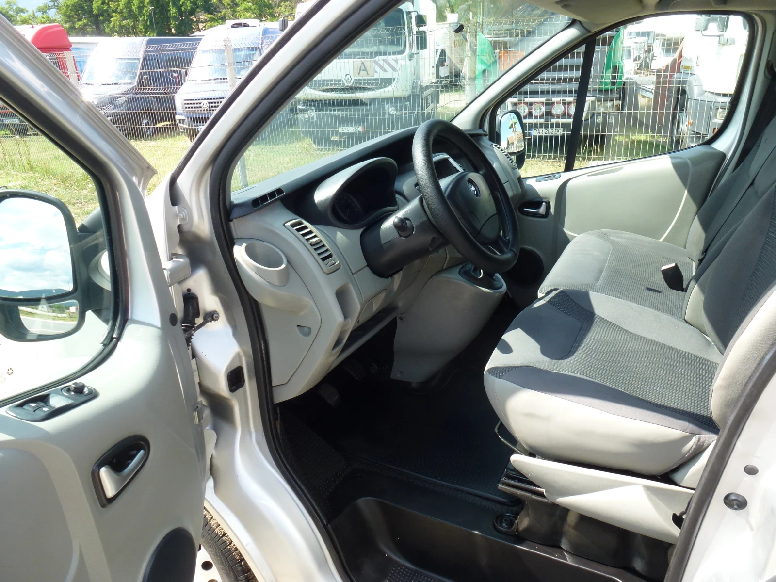 Opel Vivaro ТОП СЪСТОЯНИЕ, снимка 5 - Бусове и автобуси - 55264716