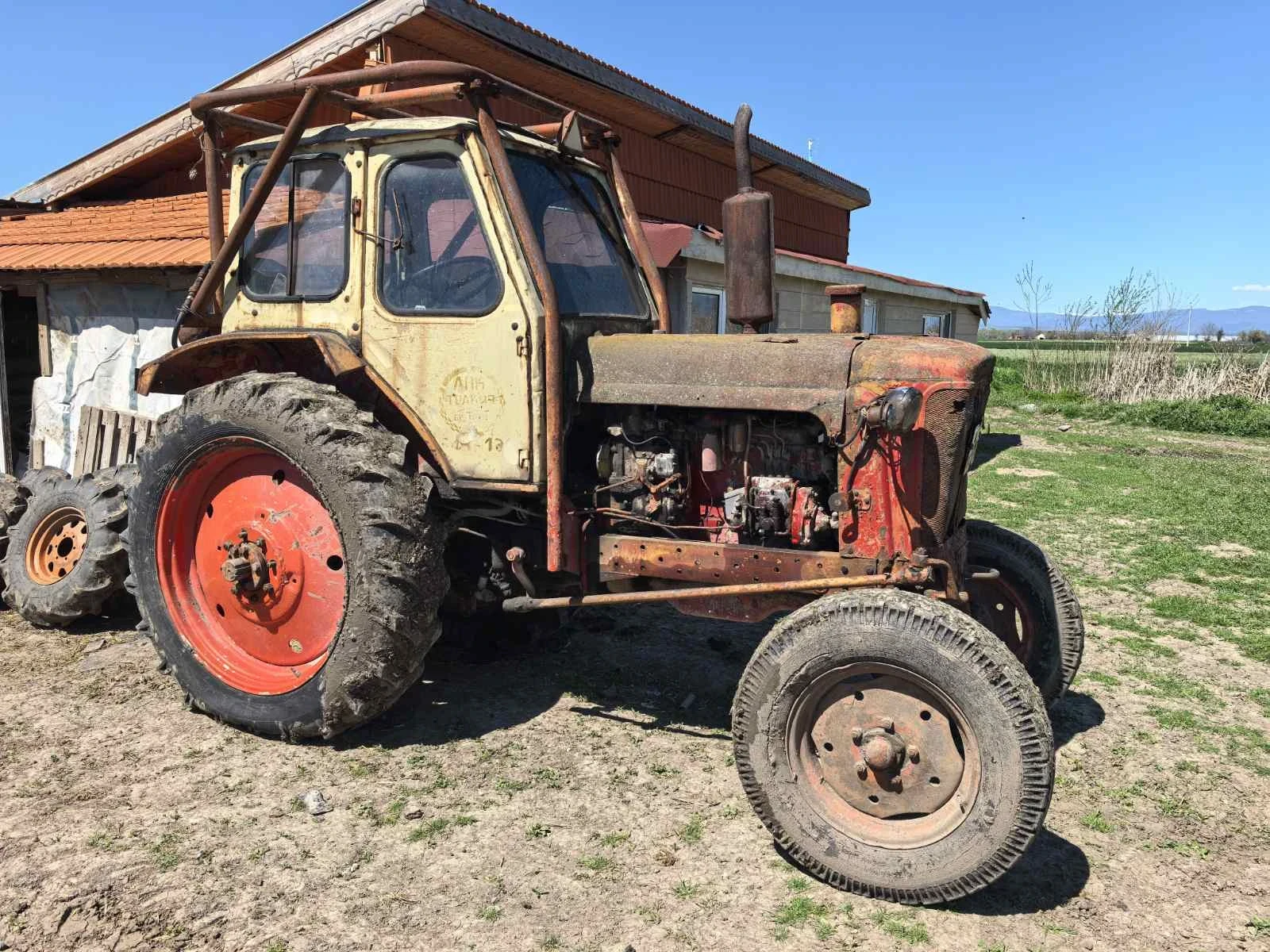 Трактор ЮМЗ ПЕРФЕКТНО ТЕХНИЧЕСКИ КАЧВАШ СЕ И РАБОТИШ 