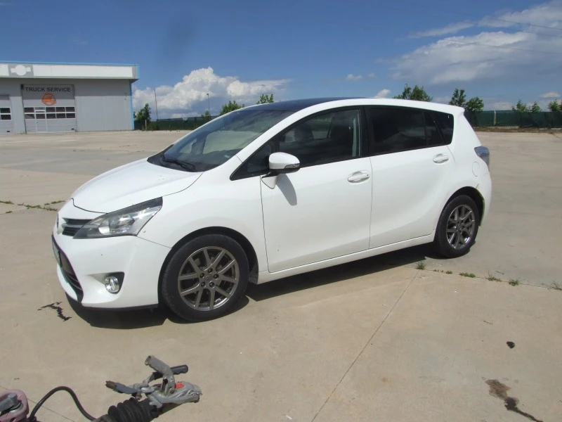 Toyota Verso 1.6 D, снимка 4 - Автомобили и джипове - 46569813