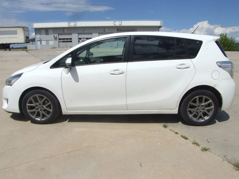 Toyota Verso 1.6 D, снимка 3 - Автомобили и джипове - 46569813