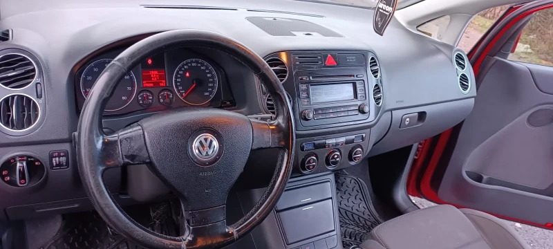 VW Golf Plus 1.6 FSI Фабричен Газ, снимка 5 - Автомобили и джипове - 48448495