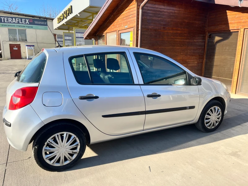 Renault Clio 3, снимка 3 - Автомобили и джипове - 48685009