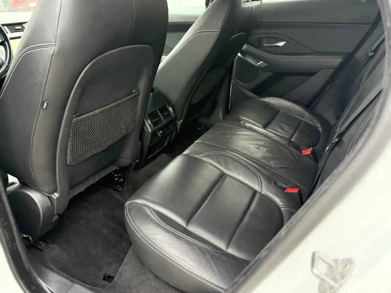 Jaguar E-pace 2.0D* R-DYNAMIC* AWD* LED* CAMERA* CARPLAY, снимка 11 - Автомобили и джипове - 53463631