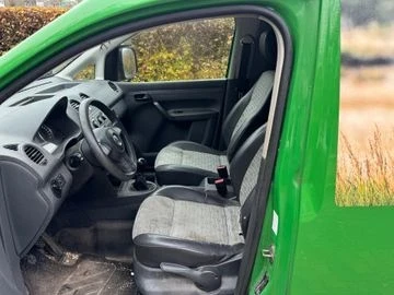 VW Caddy 1.6TDI КЛИМАТРОНИК , снимка 4 - Автомобили и джипове - 47917026