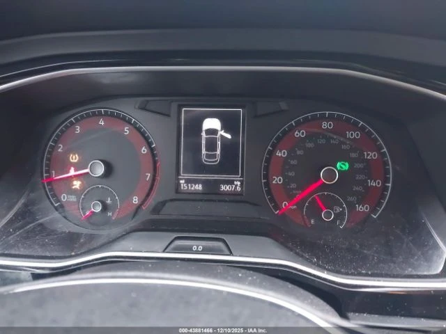 VW Jetta R-line* Keyless* Камера* Blind s.* , снимка 12 - Автомобили и джипове - 53030925