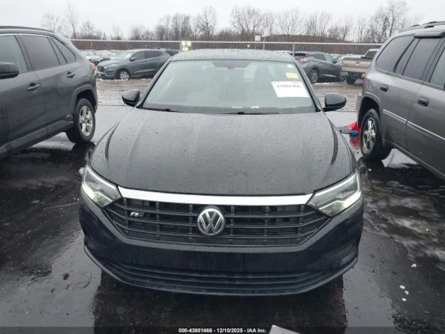 VW Jetta R-line* Keyless* Камера* Blind s.* , снимка 2 - Автомобили и джипове - 53030925
