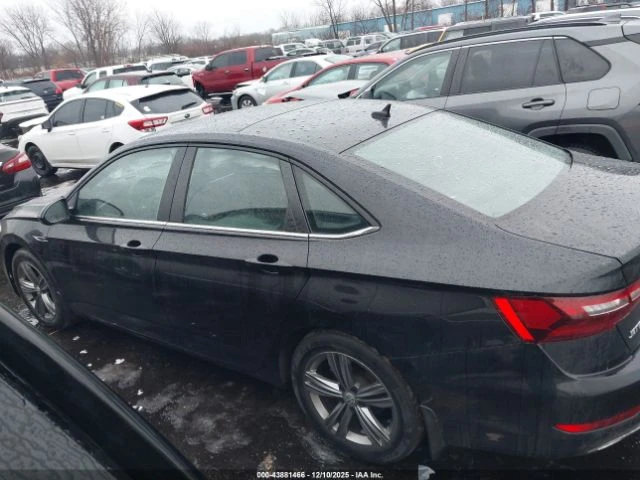 VW Jetta R-line* Keyless* Камера* Blind s.* , снимка 6 - Автомобили и джипове - 53030925